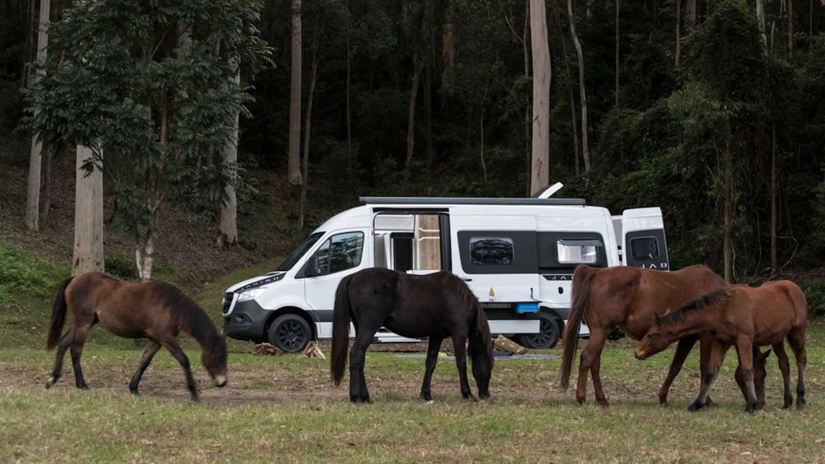 Представлен комфортный кемпер на базе Mercedes Sprinter