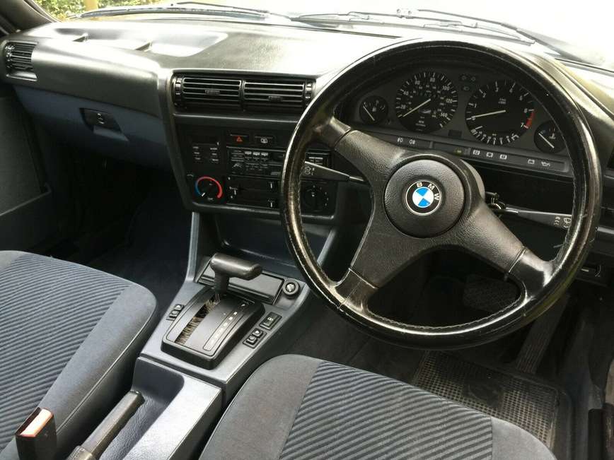 Культовую BMW M3 E30 продают по цене Равона