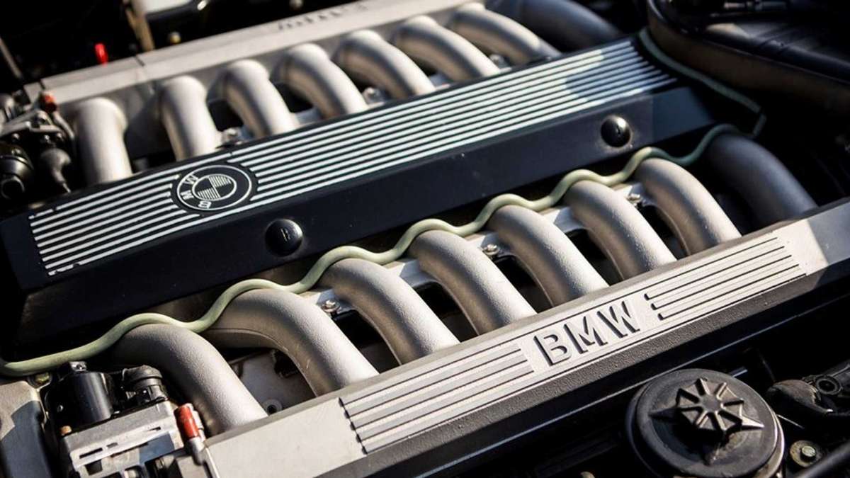 Обнаружена уникальная BMW 7 Series с мотором как у Bugatti