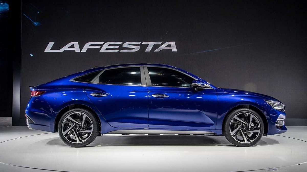 Новый электромобиль Hyundai удивил запасом хода как у Теслы 