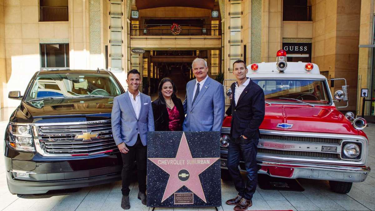 https://cdn2.autocentre.ua/wp-content/uploads/2019/12/chevy-suburban-first-vehicle-to-receive-star-on-hollywood-walk-of-fame-1.jpg?resize=770x440
