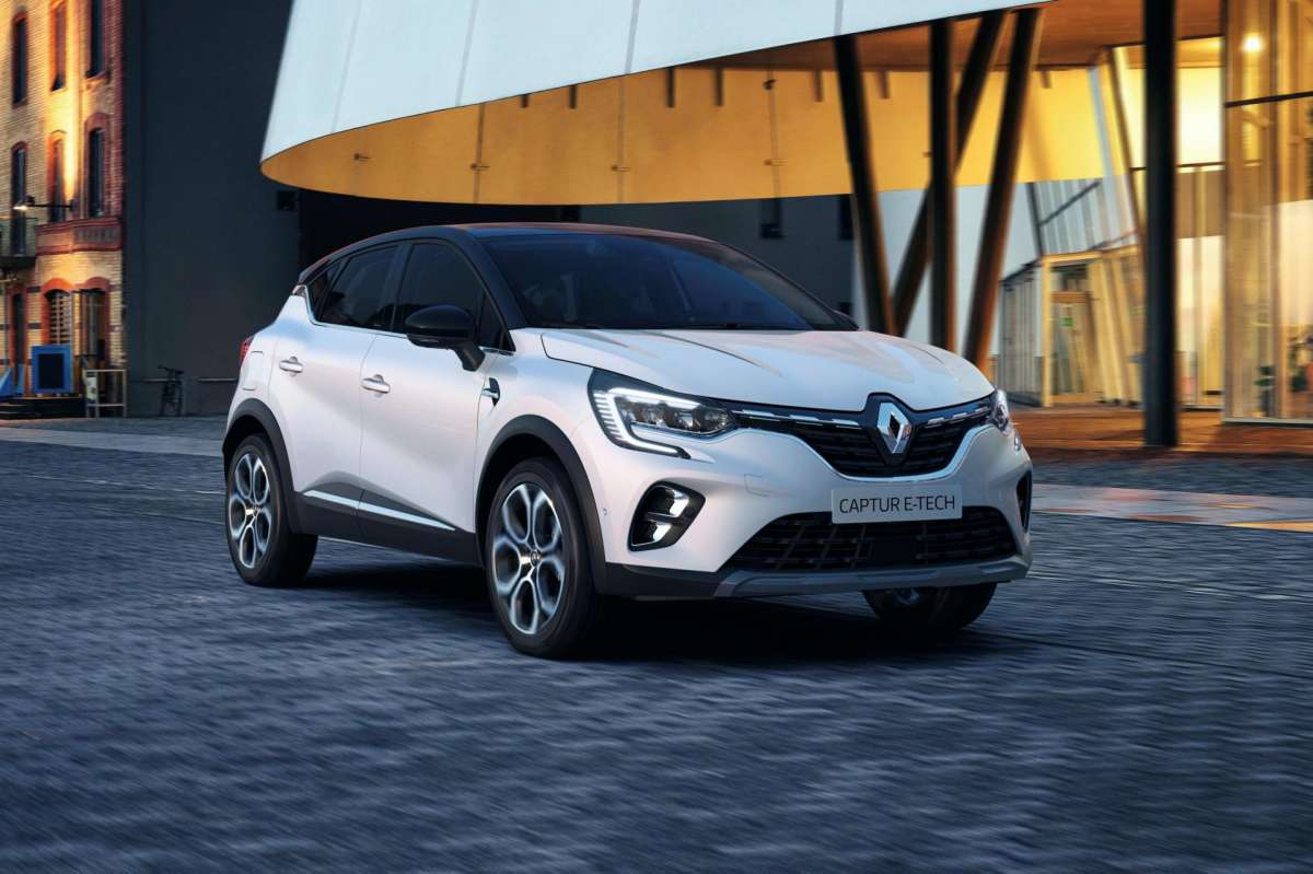 Новые Renault Clio и Captur стали гибридами