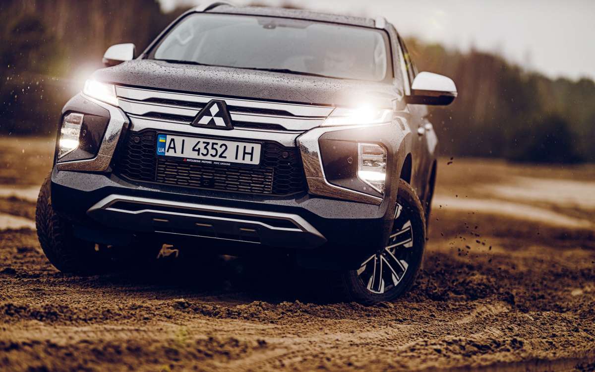 https://cdn2.autocentre.ua/wp-content/uploads/2020/01/pajero-sport-2.jpg?resize=770x440