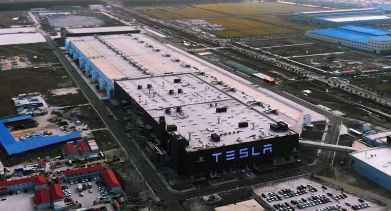 Самый маленький электрокар Tesla впервые показали в сети